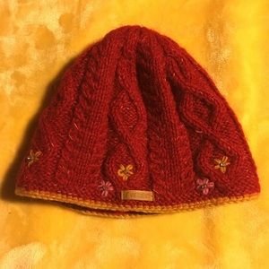 Everest design  beanie hat .